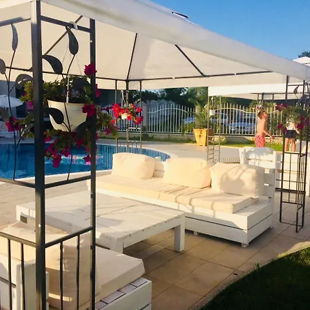 Gardenia Apartment *